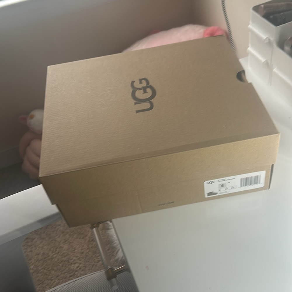 Ultra mini uggs! - Picture 4 of 4